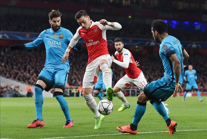 Ligue des champions – Barcelone dispose d’Arsenal 2-0 à Londres